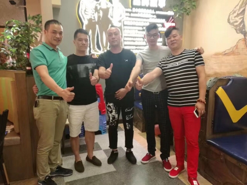 餐廳燈具燈光布局--味派餐飲店燈光案例