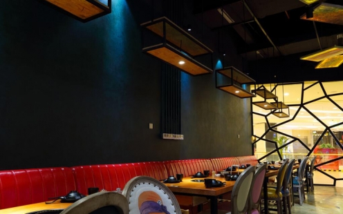 正確使用餐廳燈具讓餐廳燈光起到增加食欲、醞釀情緒、渲染氛圍的作用