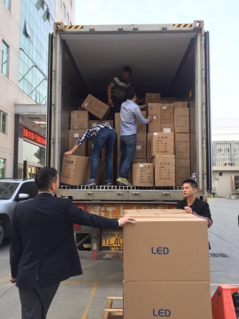 外貿貨柜裝箱完畢，光柏士餐飲照明也暢銷海外
