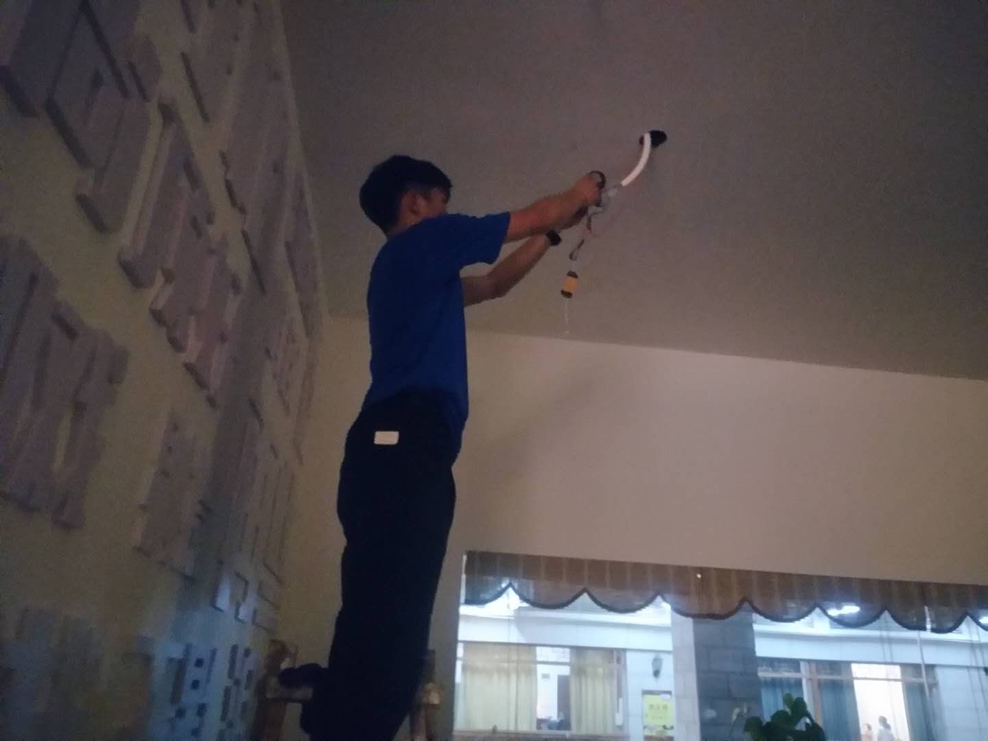 牛大哈潮汕火鍋餐廳燈光設計餐廳燈具安裝案例--光柏士餐飲照明燈光設計