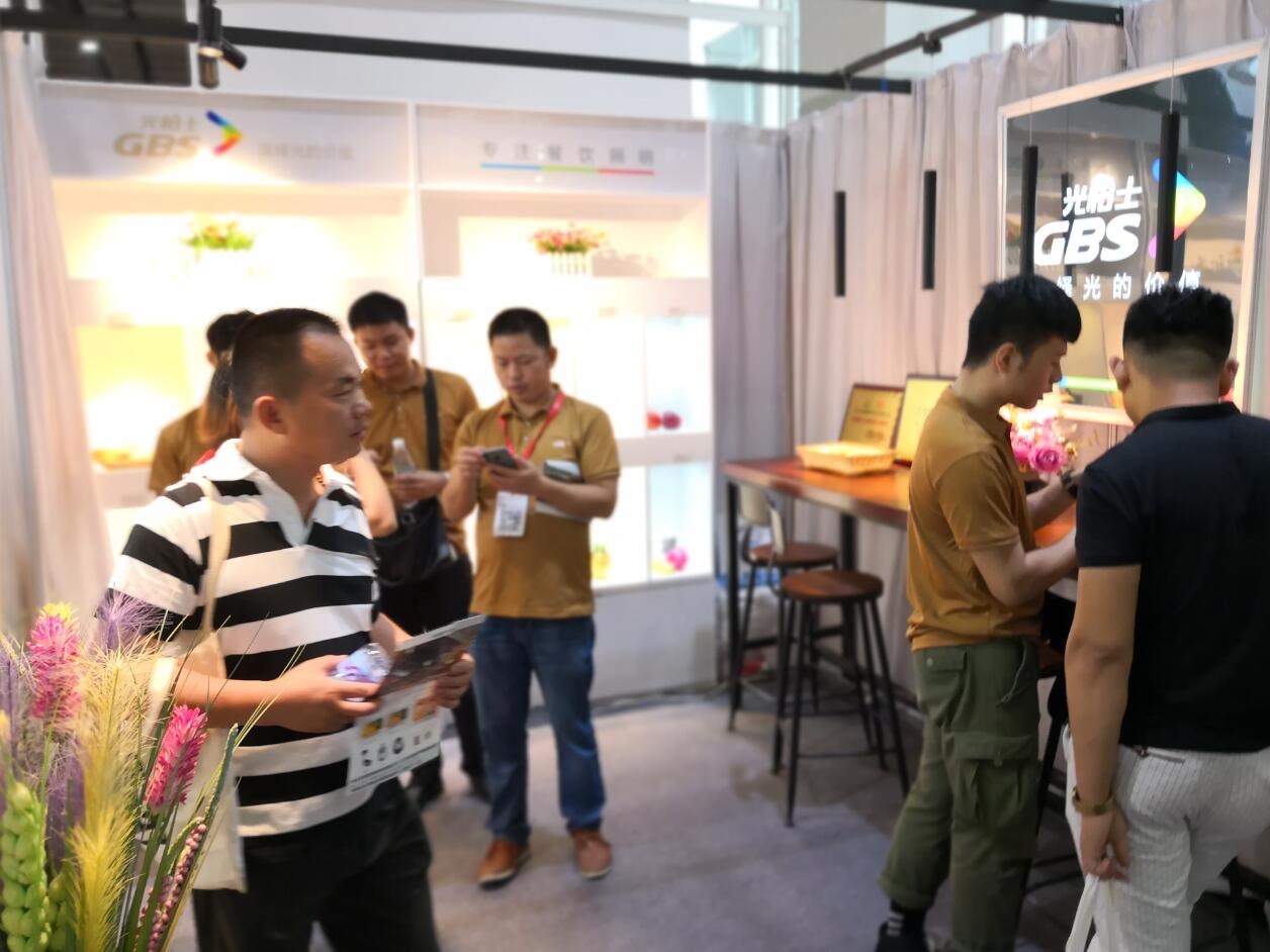 1535103495384792.jpg 光柏士餐飲照明國際餐飲連鎖加盟展廣州國際會展中心3101.jpg